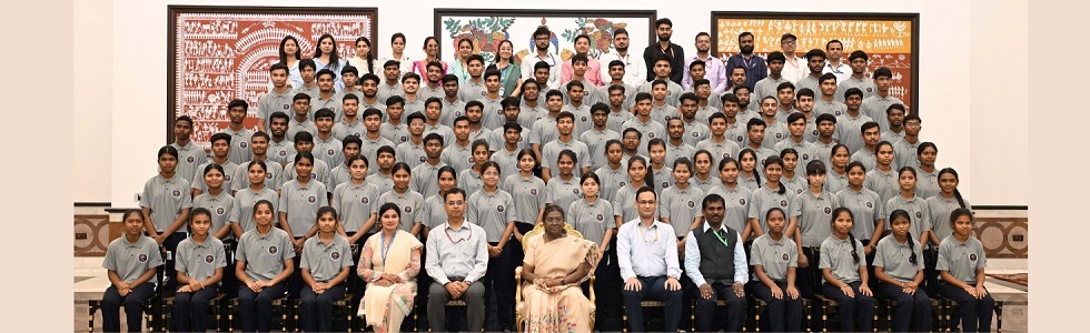 EMRS Students with The President of India